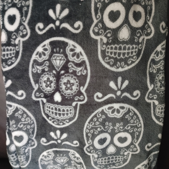 Sugar skull skeleton grey white throw blanket day of the dead - Picture 2 of 3
